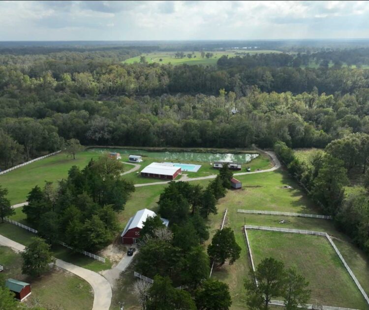 Livingston Resort - Cabin and Wedding Event Center in Texas